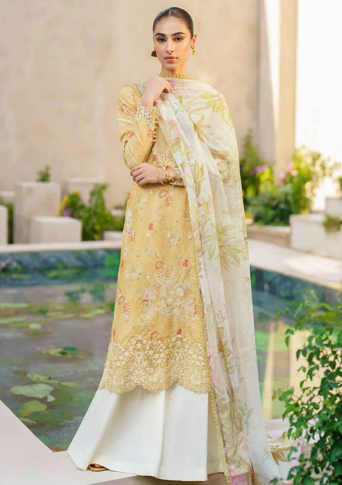 IZNIK – Luxury Lawn Collection 2025