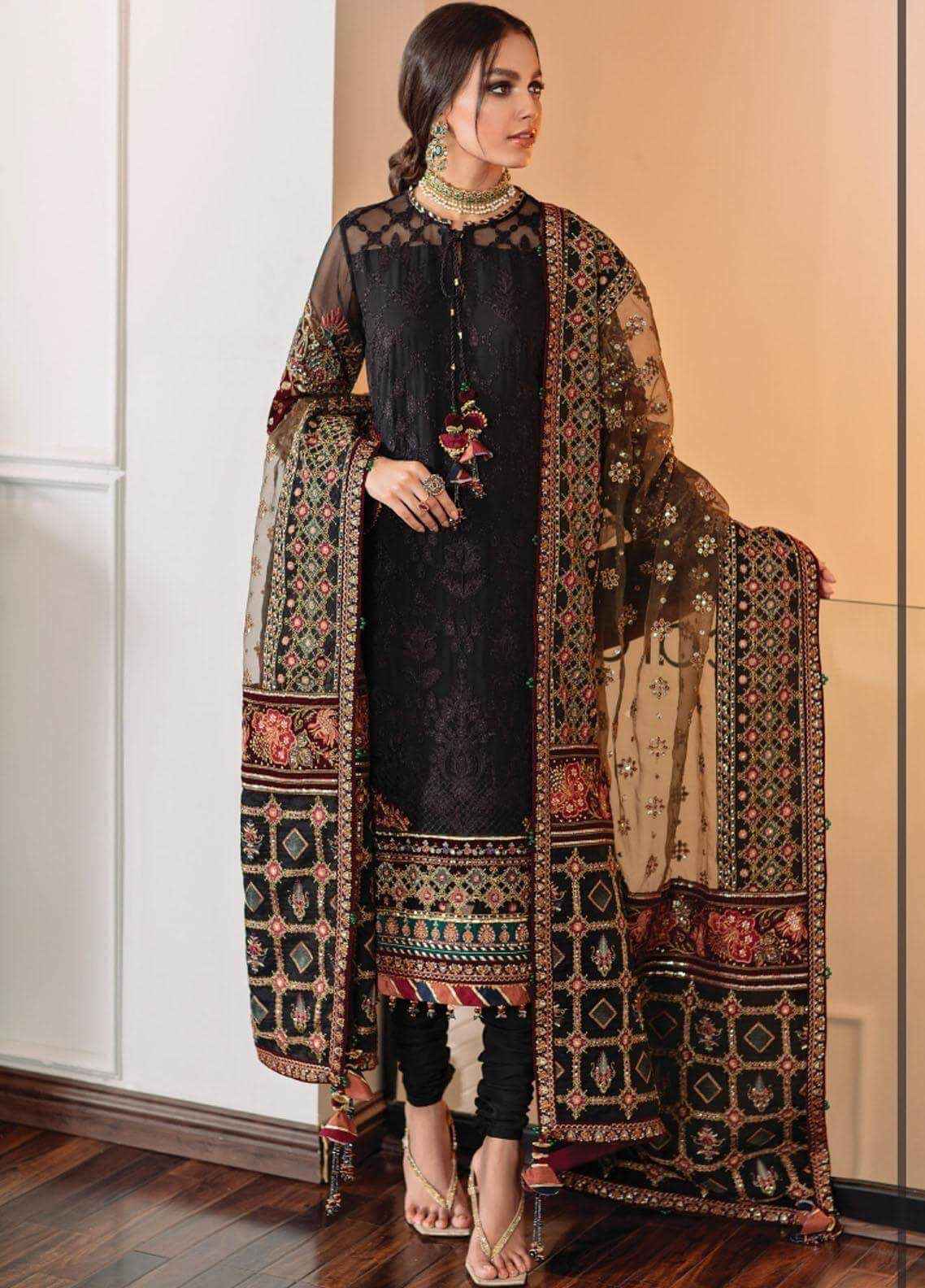 SUMMER COLLECTION 2025